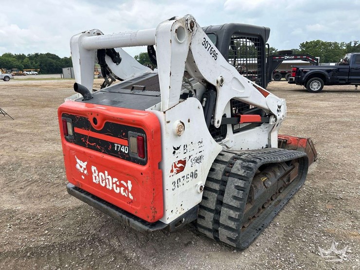 skid-steer-image-3