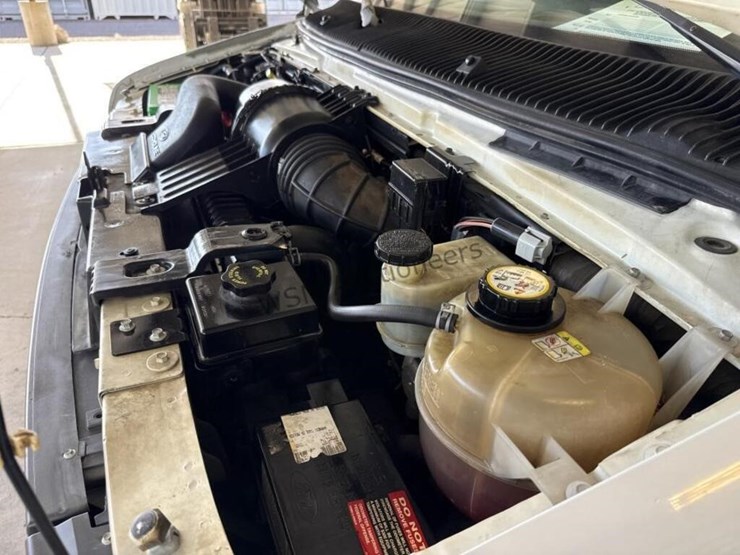 2006-ford-cargo-image-18