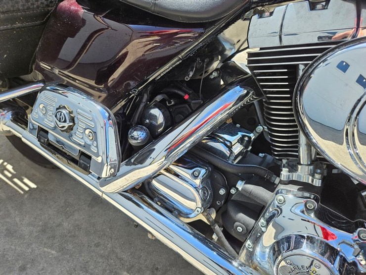 #6179-•-2006-harley-davidson-road-king-motorcycle-image-16