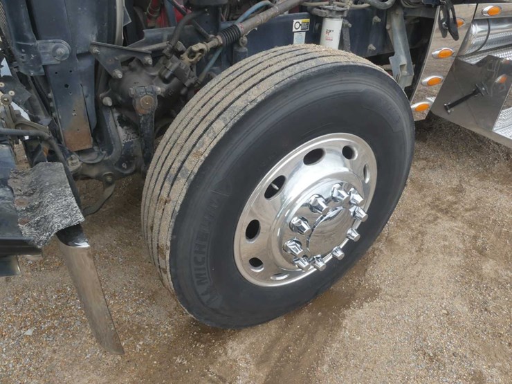 2008-peterbilt-389-image-14