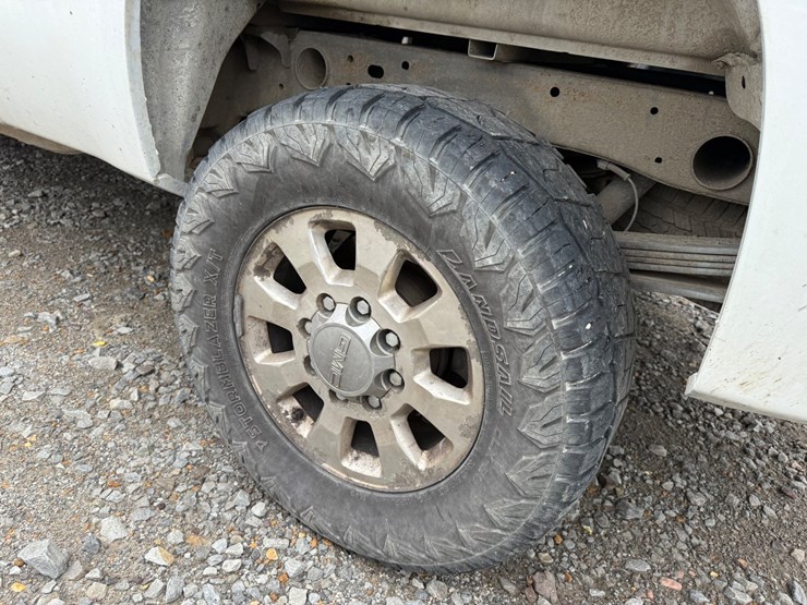 2015-gmc-2500hd-image-17