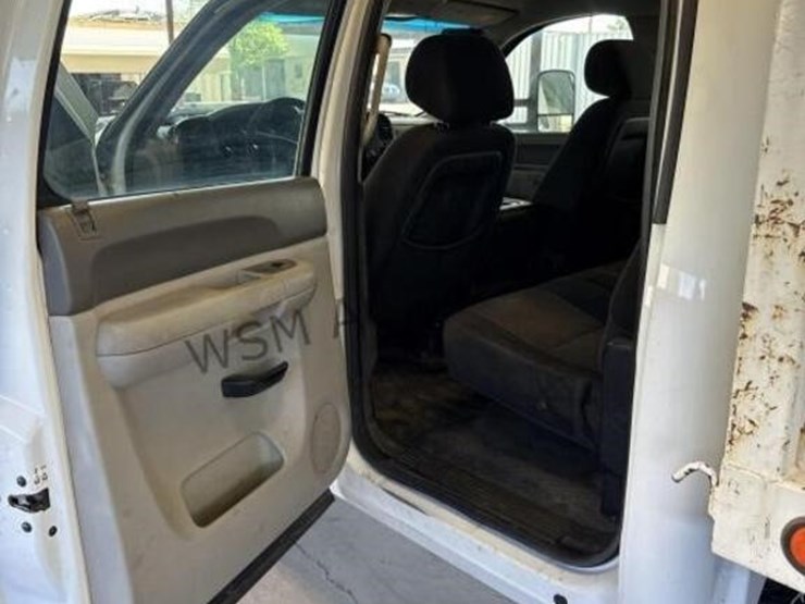 2014-chevrolet-silverado-2500hd-image-26
