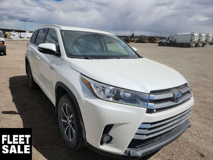 2017-toyota-highlander-image-2