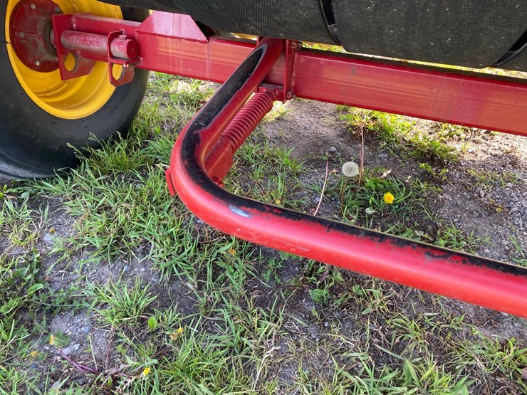 new-holand-7050-4x4-rd-baler-image-30