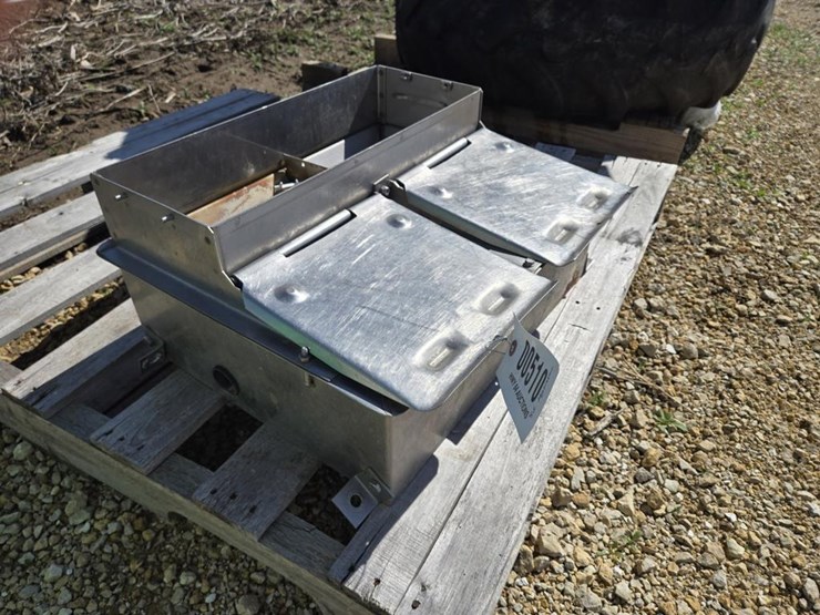 #510-•-stainless-steel-hog-waterer-image-1