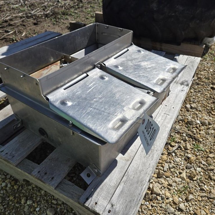 #510 • STAINLESS STEEL HOG WATERER