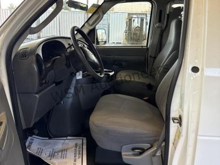 2008-ford-cargo-image-26