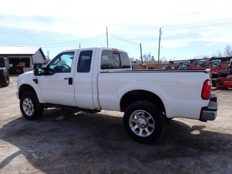 2010-ford-f350-xlt-image-8
