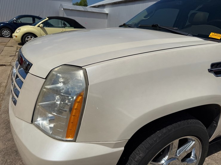 2007-cadillac-escalade-image-35
