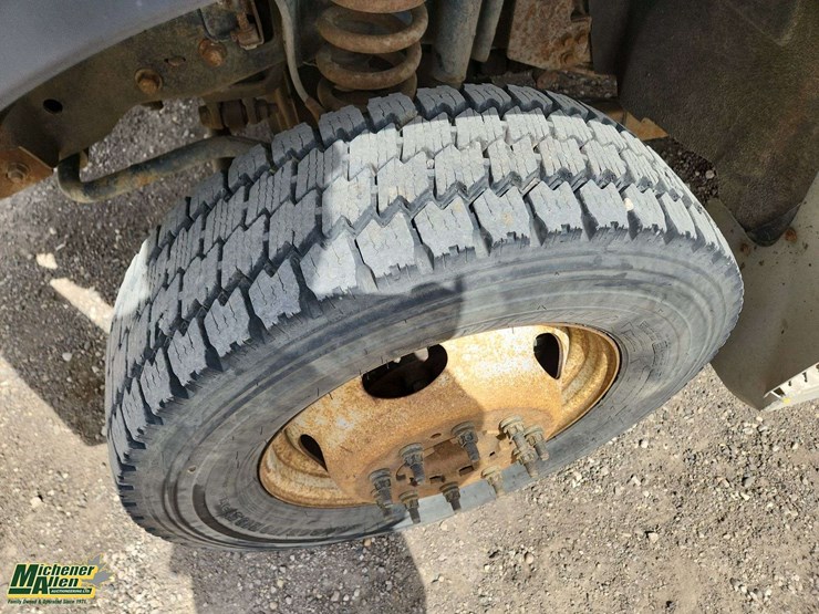 2011-ford-f550-image-36