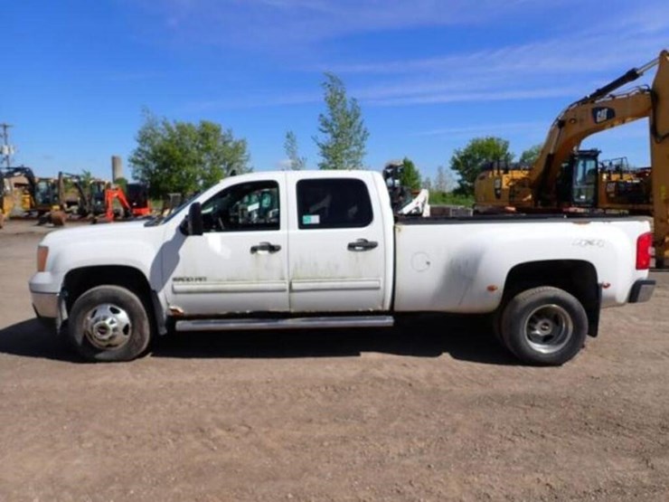 2014-chevrolet-silverado-3500hd-image-8