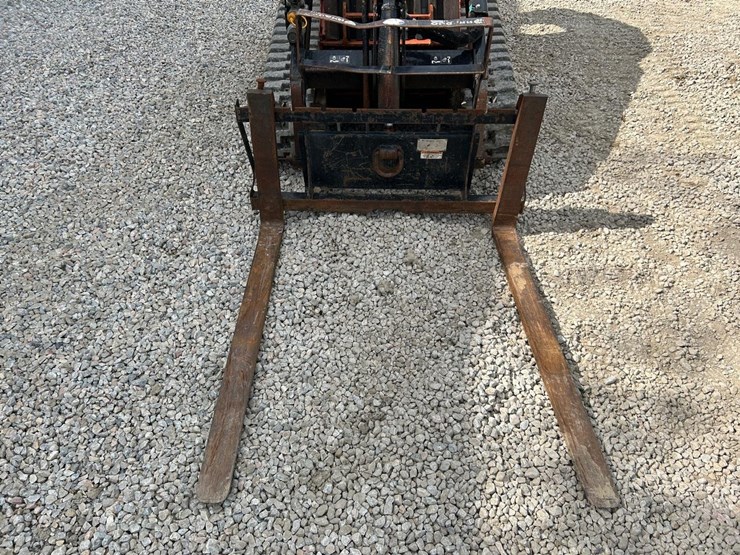2019-ditch-witch-sk1050-image-13