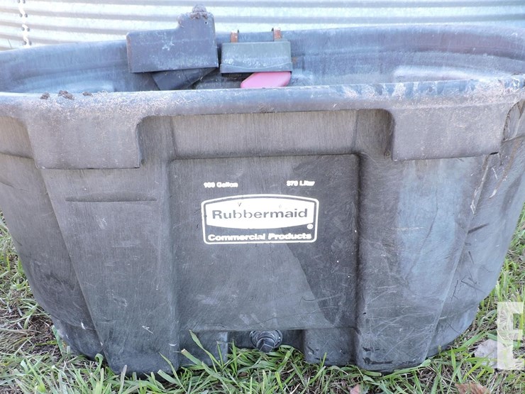 rubbermaid,-100-gallon-poly-stock-tank-image-1