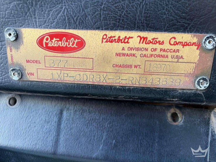 1994-peterbilt-377-image-8