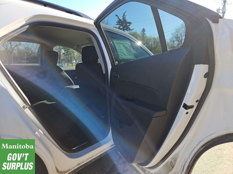 2015-chevrolet-equinox-image-23