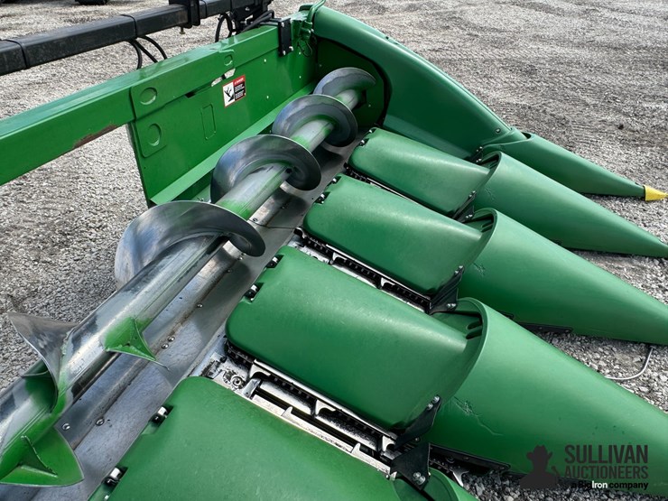 2020-john-deere-708c-image-14