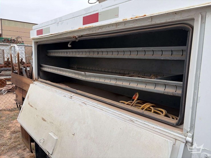 2005-international-durastar-4300-image-34