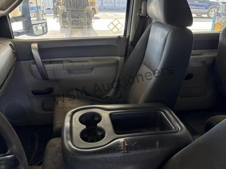 2014-chevrolet-silverado-2500hd-image-22