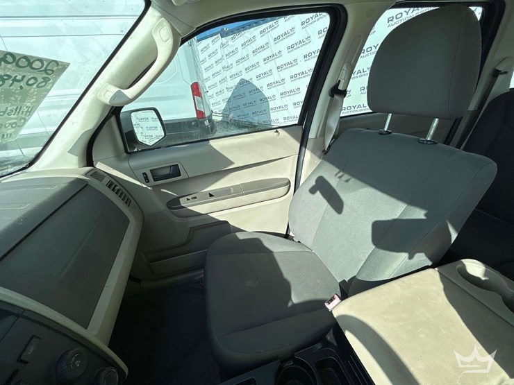 2009-ford-escape-image-19