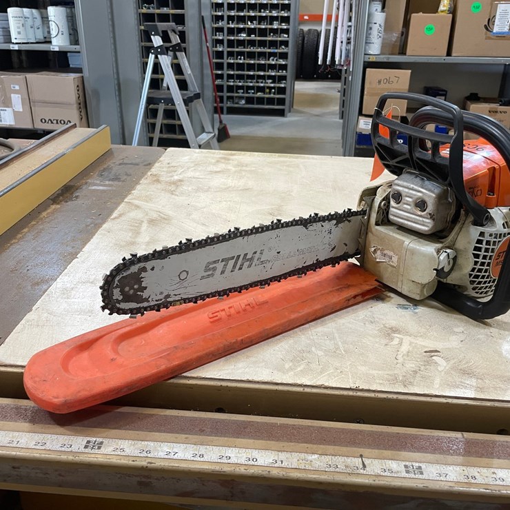 #10221 • Stihl MS271 Chainsaw