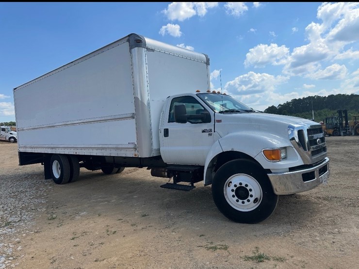 2015-ford-f650-image-1