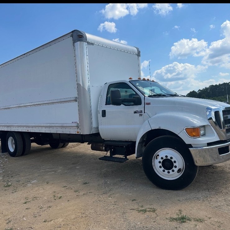 2015 FORD F650
