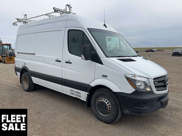 2018-mercedes-benz-sprinter-3500-image-2