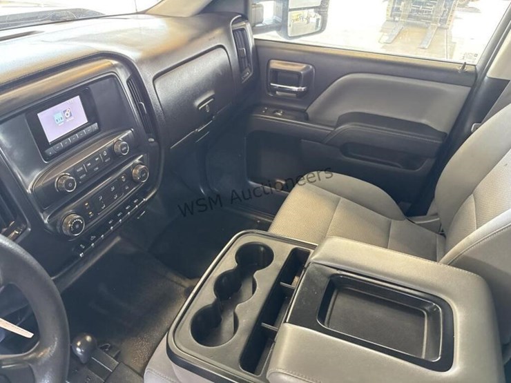 2015-chevrolet-silverado-2500hd-image-21