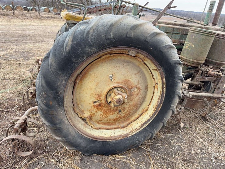 john-deere-b-image-13