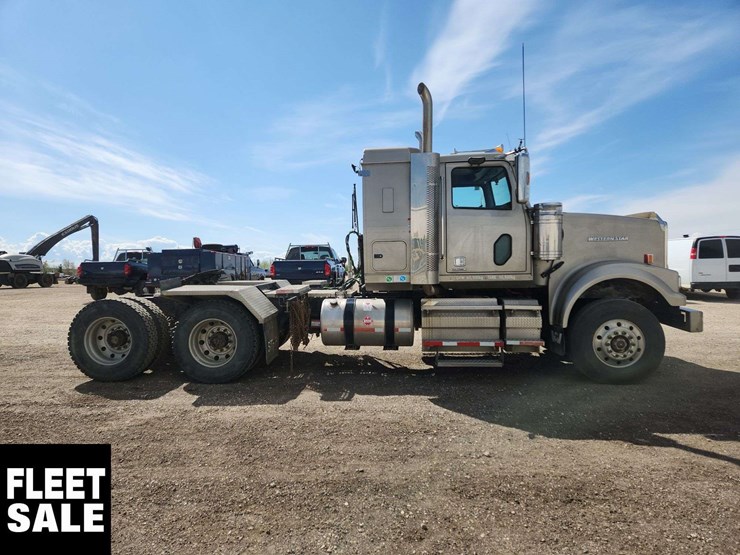 2015-western-star-4900-image-21