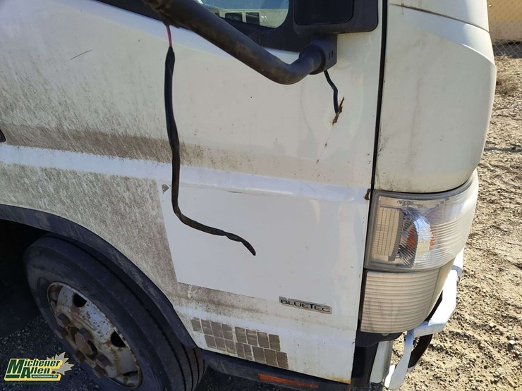2015-mitsubishi-fuso-fe180-image-27