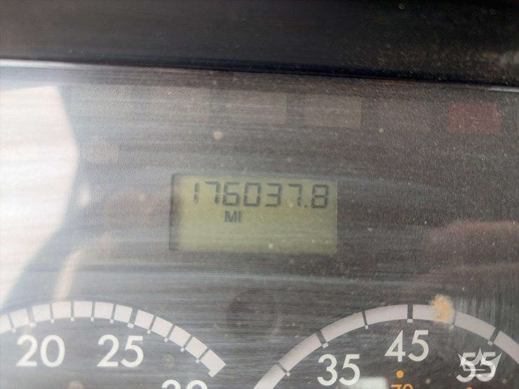 freightliner-m2-106-image-36