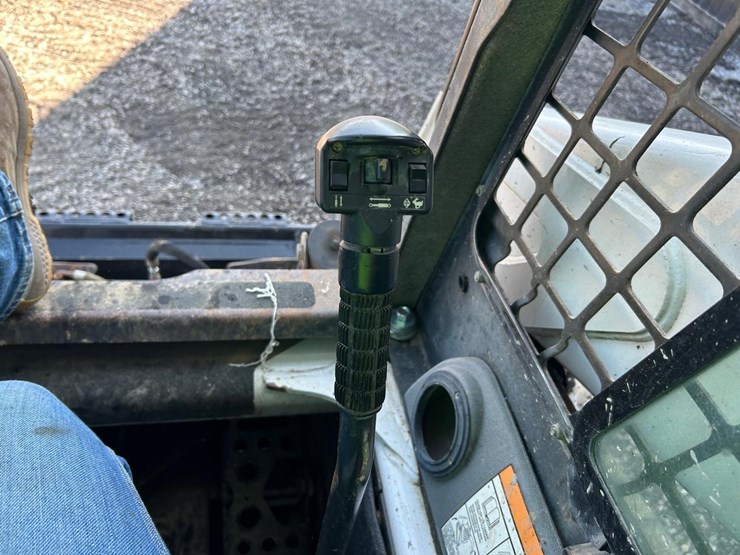 bobcat-t320-image-21