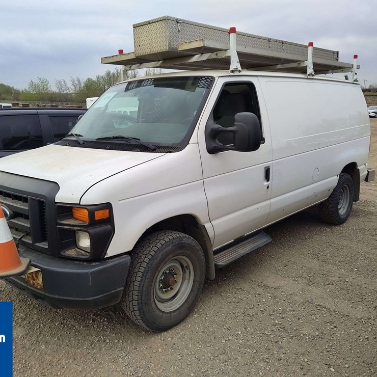 2013 FORD CARGO