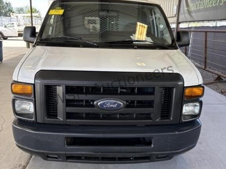 2009-ford-cargo-image-3