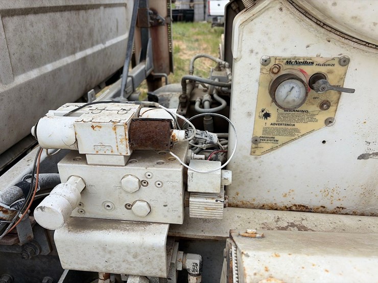 mack-cement-truck-image-14