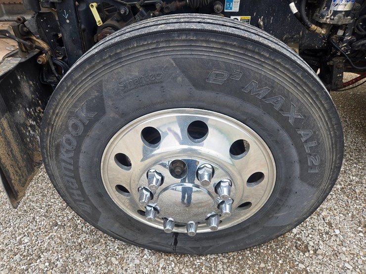 2016-peterbilt-389-image-93