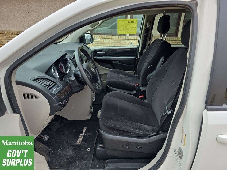 2011-dodge-grand-caravan-image-17
