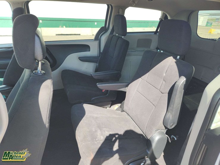 dodge-grand-caravan-image-11