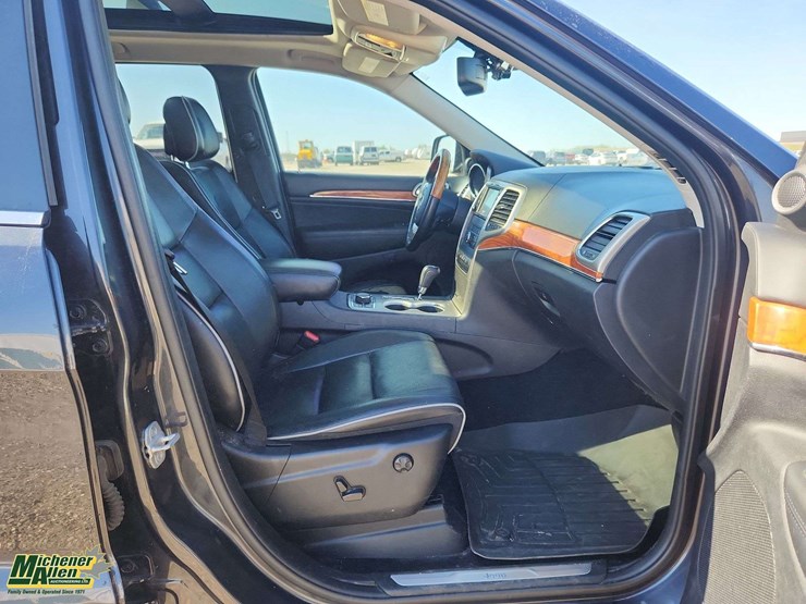 2013-jeep-grand-cherokee-image-19