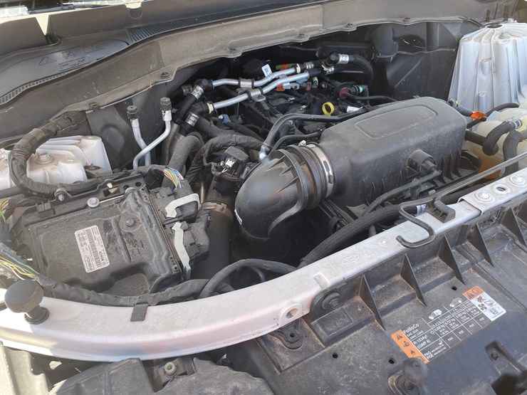 2022-ford-explorer-image-32