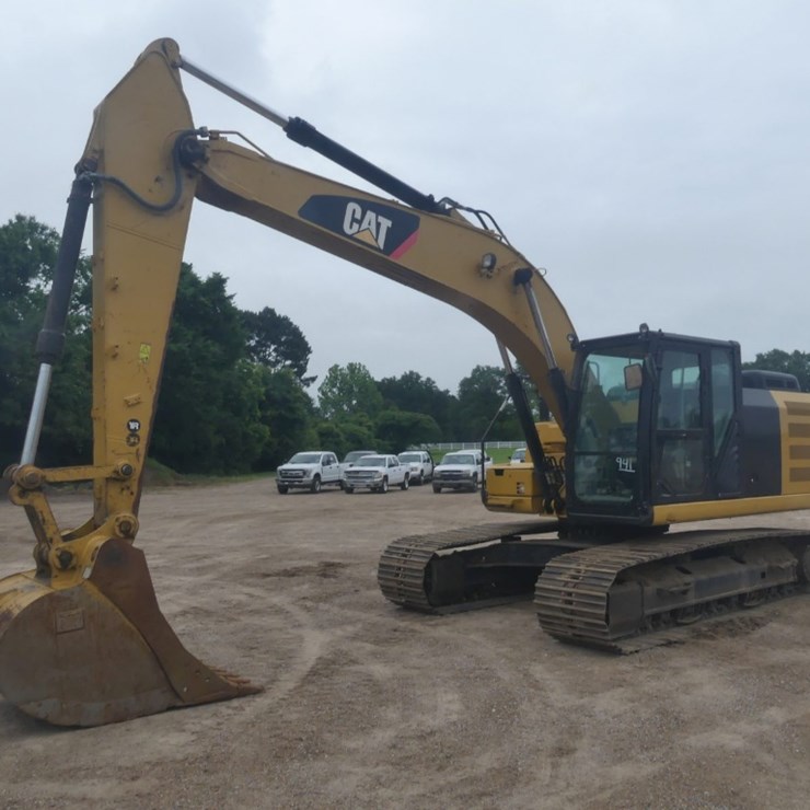 2017 CATERPILLAR 320FL