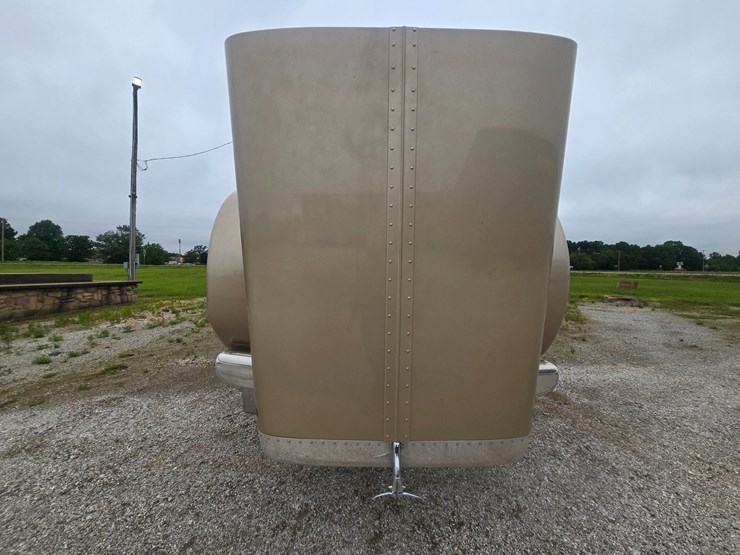 2016-peterbilt-389-image-38