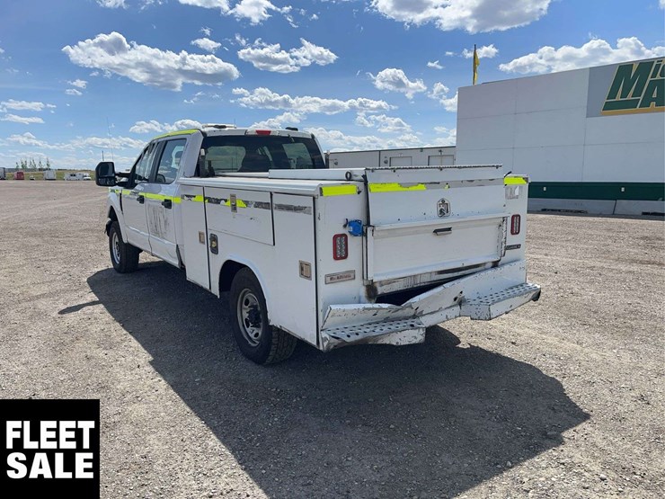 2021-ford-f350-image-3