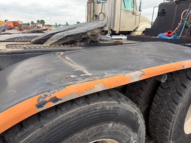 peterbilt-357-image-17