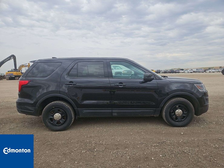 2019-ford-explorer-image-9