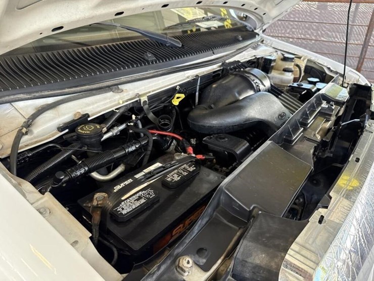 2008-ford-cargo-image-16