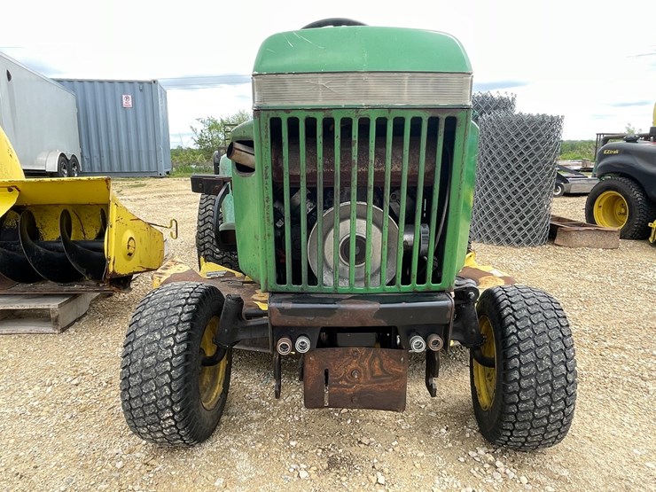 john-deere-318-image-18