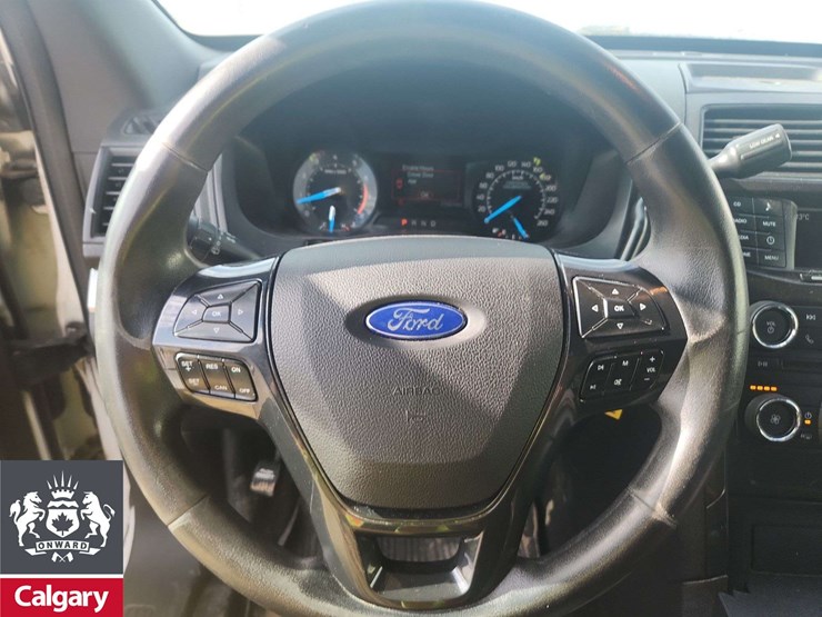 2017-ford-explorer-image-19