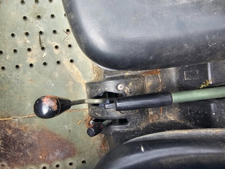 john-deere-gator-image-29